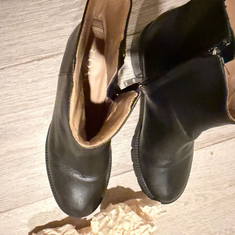 NWOT Coach “Chrissy” Black Leather Heeled Ankle Booties Size 7